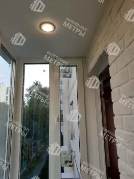Отделка и остекление Г-образного балкона